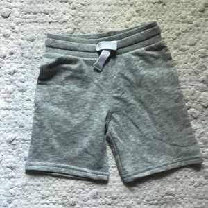 H&M NWT grey sweat shorts size 2-3T